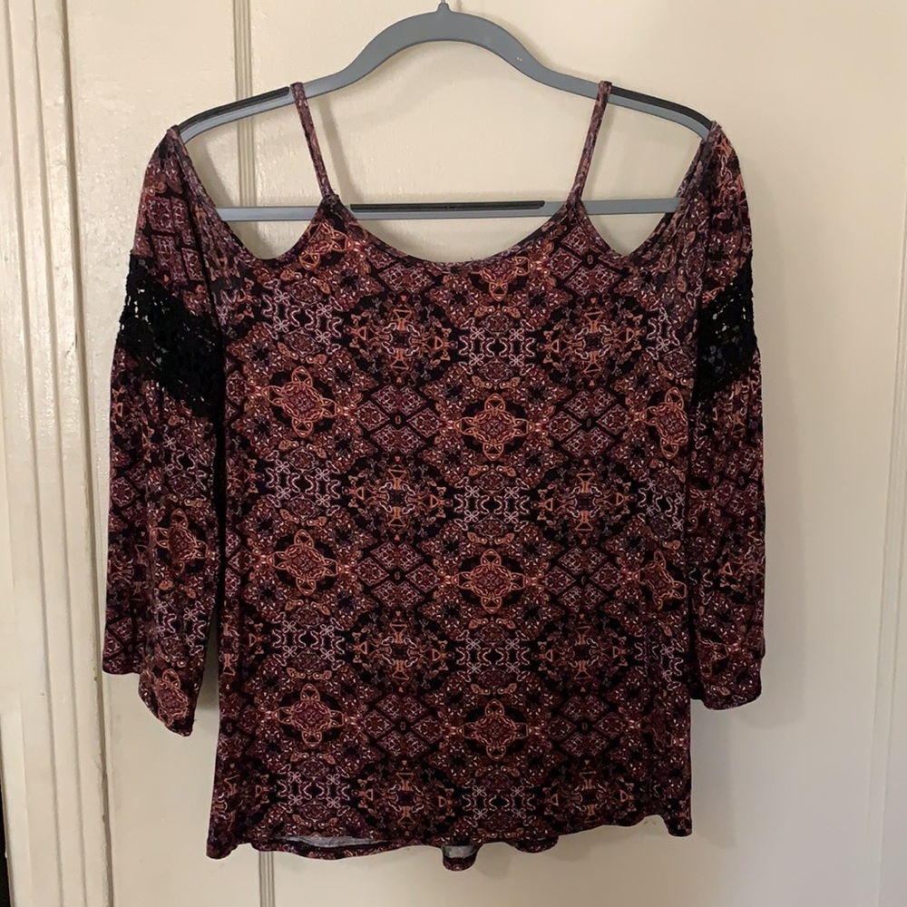 Full Tilt Cold Shoulder Top ~ Euc - image 4